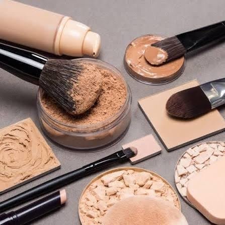 Face Makeup Products and the Order in Which They Should Be Applied
